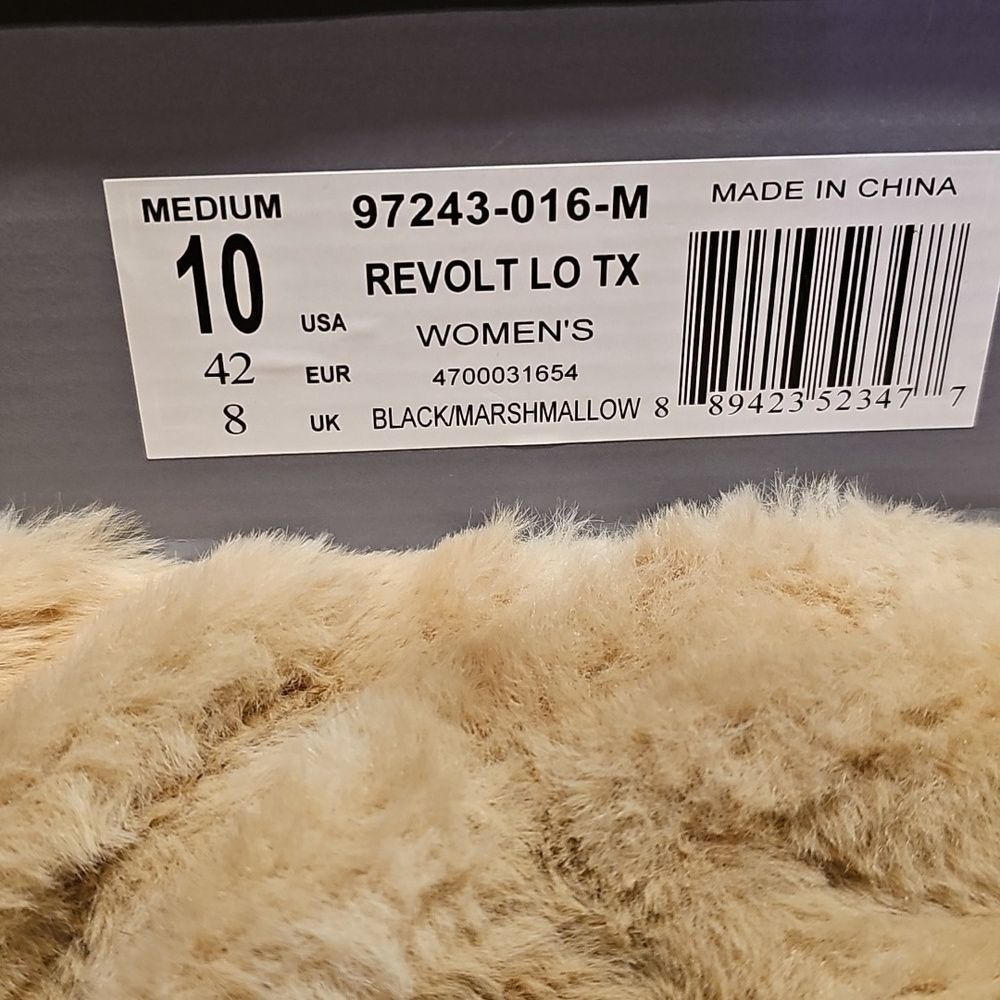 Palladium Revolt LO TX Sneakers in Black and Marshmallow - Picture 11 of 11